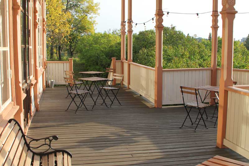 Wallilan Kartanon takaterassi