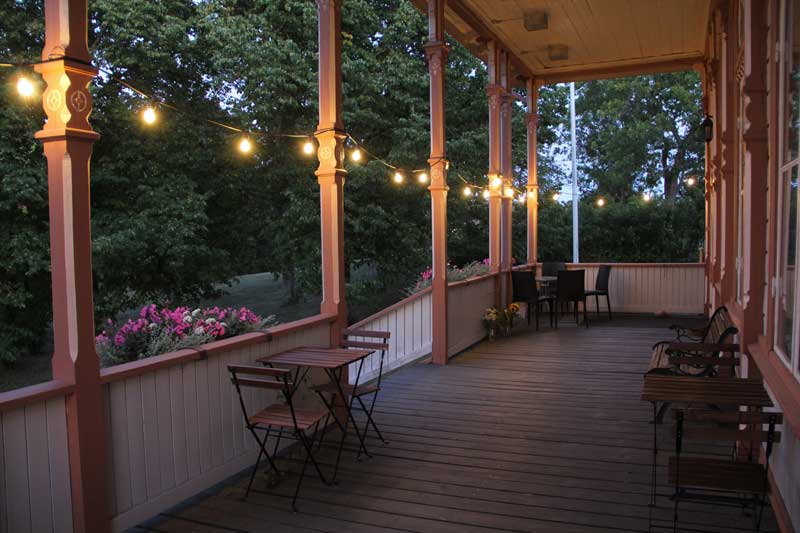 Wallilan Kartanon etuterassi